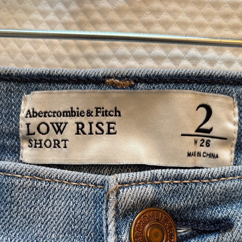Abercrombie & Fitch Denim Low Rise Shorts - Picture 2 of 6